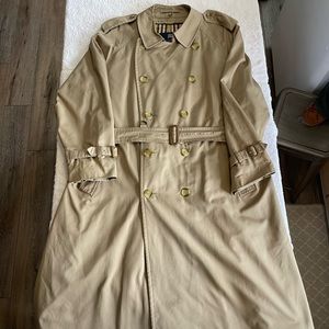 Beautiful Authentic Burberry Trench Coat!